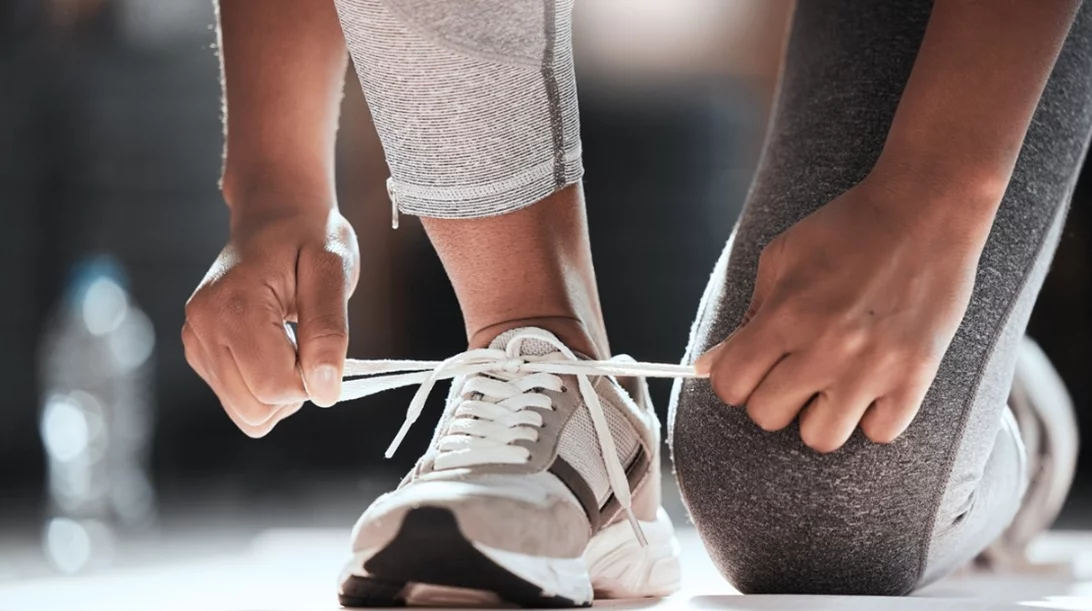 8 Ιανουαρίου ξεκινούν οι χειμερινές εκπτώσεις 2025: 5 σημάδια ότι πρέπει αλλάξεις αθλητικά παπούτσια