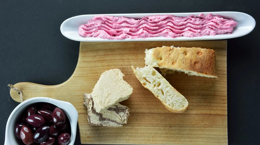 Λαγάνα, χαλβάς ή ταραμοσαλάτα; Θερμίδες και θρεπτικά συστατικά στους μεζέδες της Καθαράς Δευτέρας