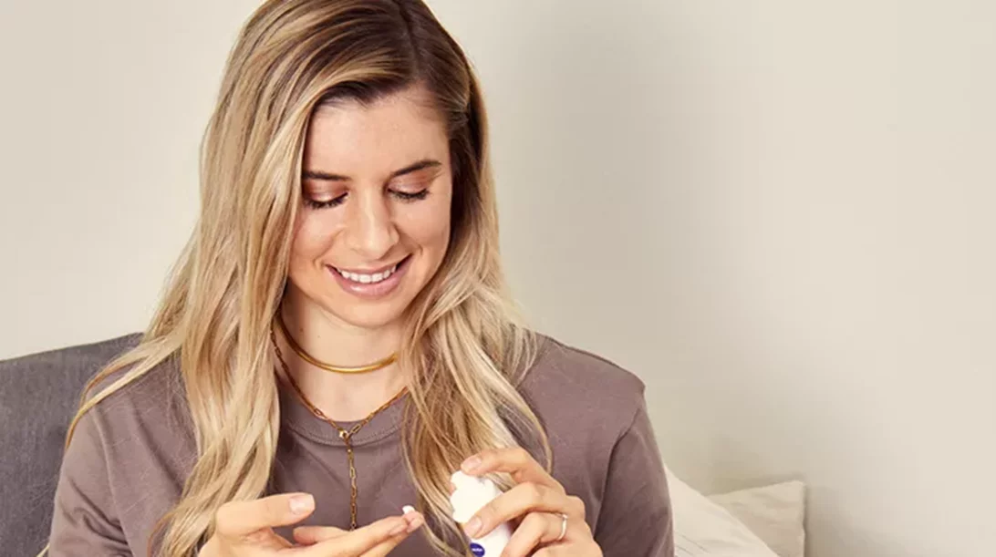 Πες αντίο στις κηλίδες με αυτές τις 3 αλλαγές στη ρουτίνα σου