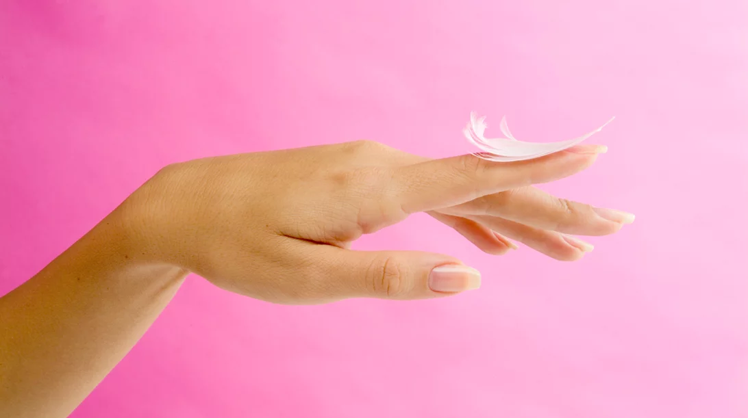 Έχεις εύθραυστα νύχια; Τι προκαλεί το σπάσιμο και πώς να τα φροντίσεις