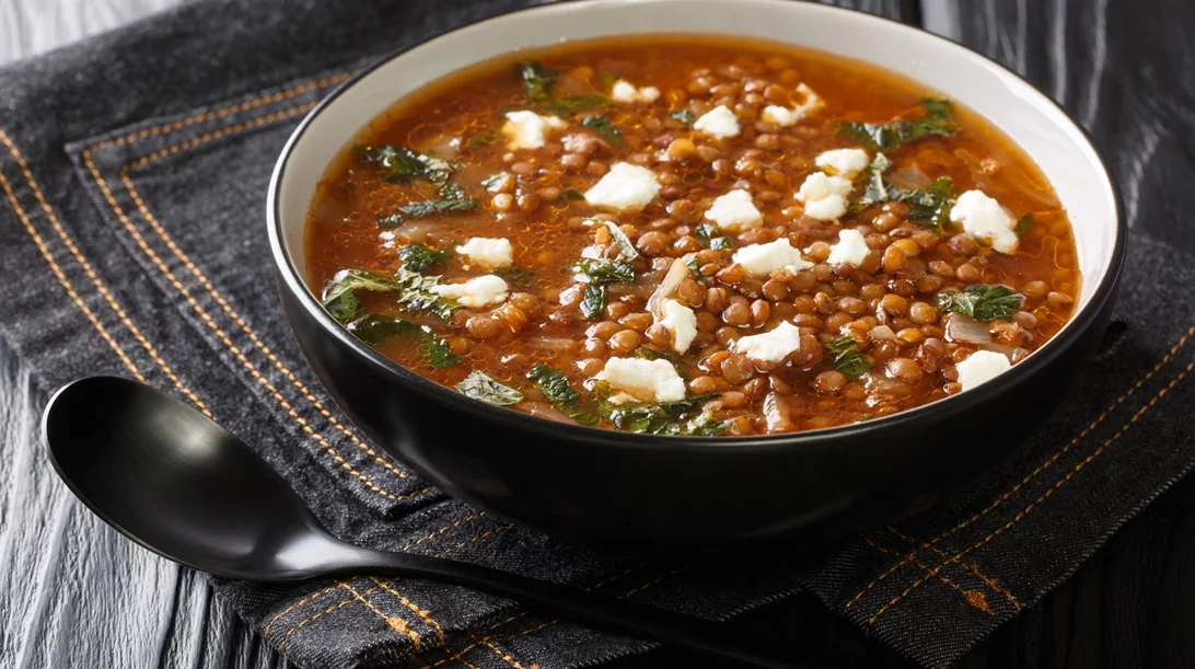 Φούσκωμα χωρίς λόγο; Οι 4 συνήθειες στο πιάτο σου που ευθύνονται