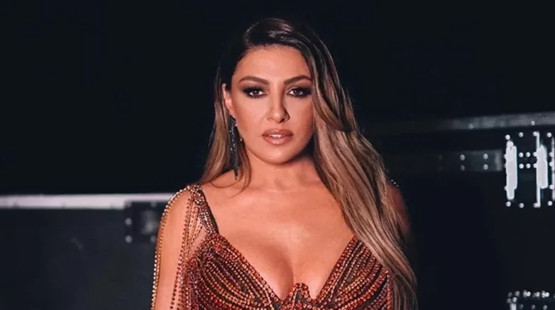 Έλενα Παπαρίζου: Το ανατολίτικο άρωμα που φορά εδώ και χρόνια