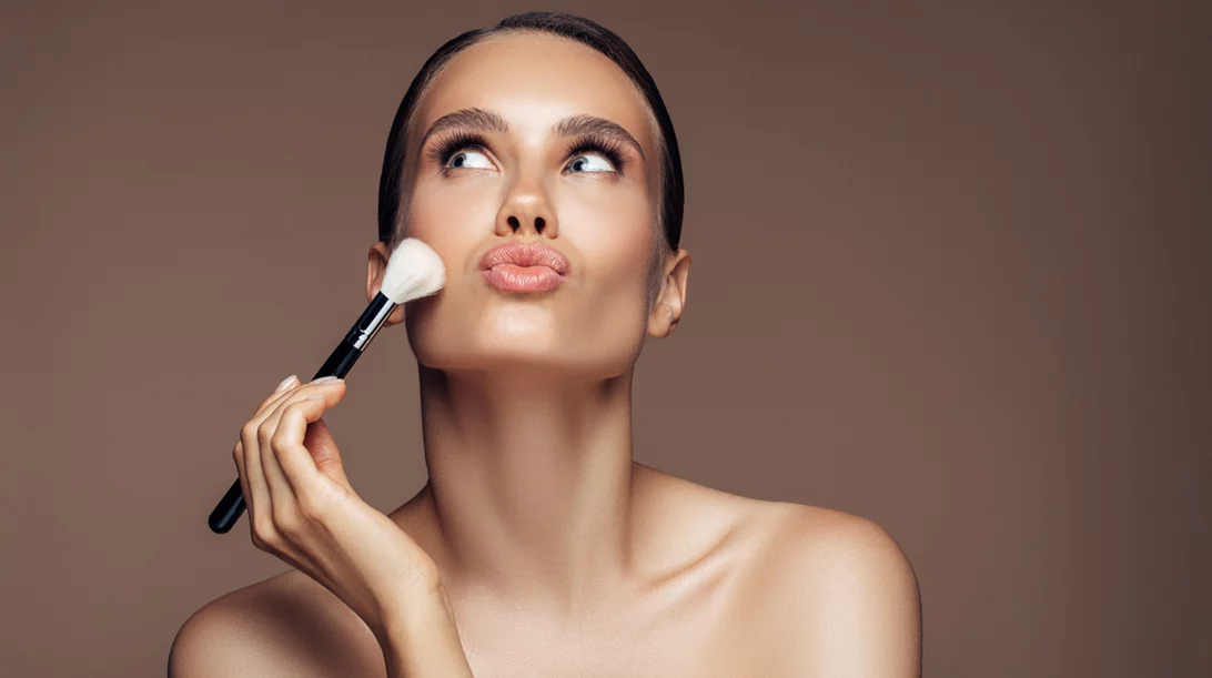 5 μύθοι μακιγιάζ που όλες μας πιστεύουμε μέχρι σήμερα