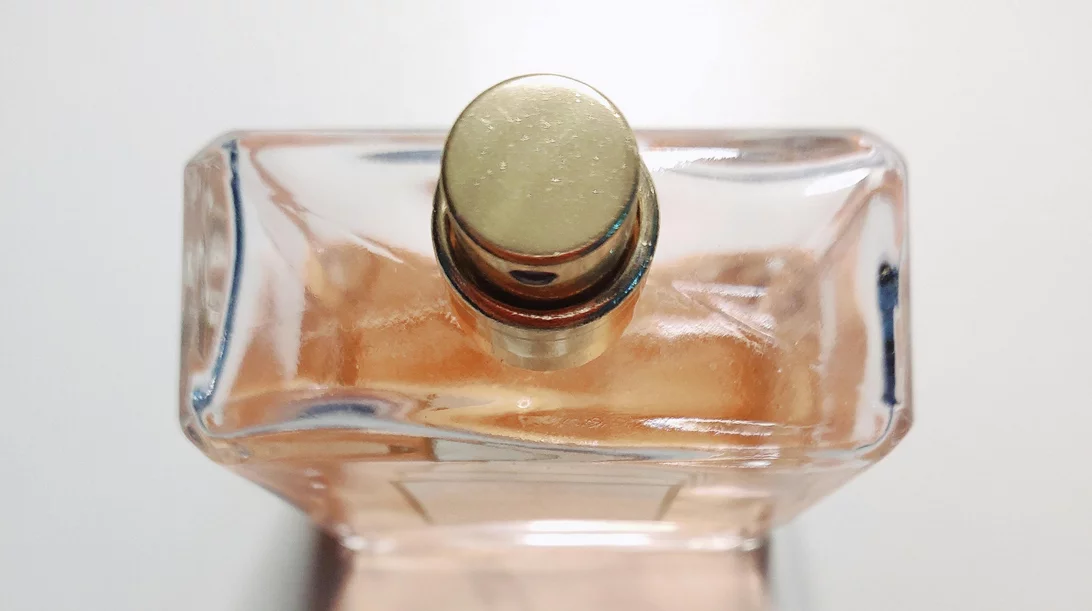 Λατρεύεις τη μυρωδιά του ταλκ; 5 πουδρέ αρώματα να δοκιμάσεις τώρα