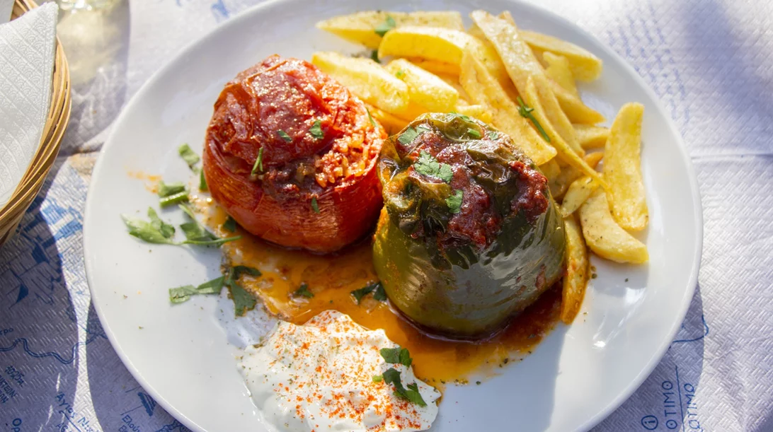 Γεμιστά: Η πιο υγιεινή παραλλαγή με κινόα και φέτα