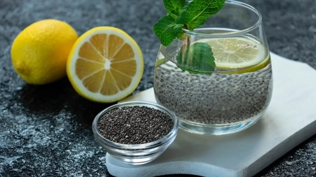 Νερό με σπόρους chia: Μας ωφελεί πραγματικά ή είναι ακόμη μια διατροφική μόδα;