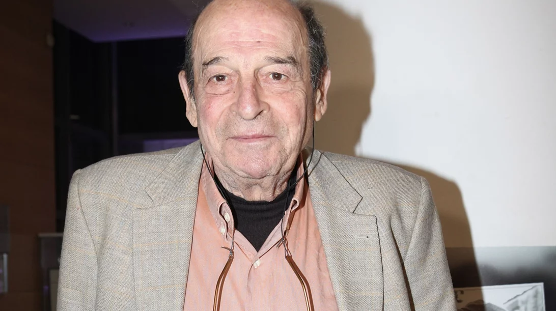 "Ήταν οξεία λευχαιμία, ραγδαία": Όσα πρέπει να γνωρίζεις για τη μορφή κακοήθειας από την οποία 'έφυγε' ο Μανούσος Μανουσάκης