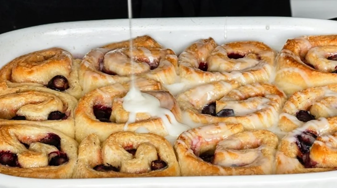 Πεντανόστιμα ρολάκια κανέλας με σταφίδες - Εύκολη συνταγή, απλά υλικά