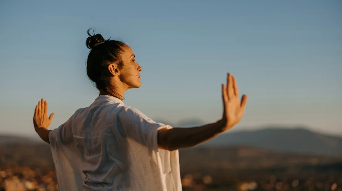 Η πιο ήρεμη μορφή άσκησης για το άγχος – χωρίς ιδρώτα, χωρίς πίεση