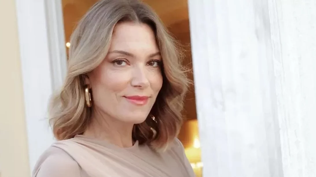 Η Βίκυ Καγιά υιοθέτησε το πιo chic πεντικιούρ του φθινοπώρου