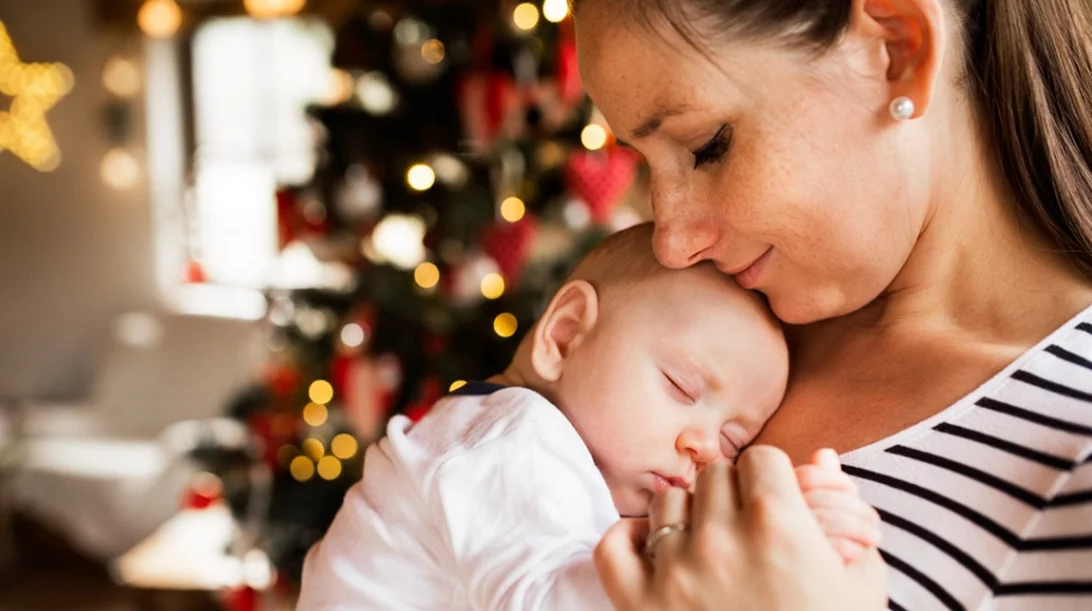 Κι αν γεννήσω μέσα στις γιορτές; Όλες οι απαντήσεις στους φόβους σου