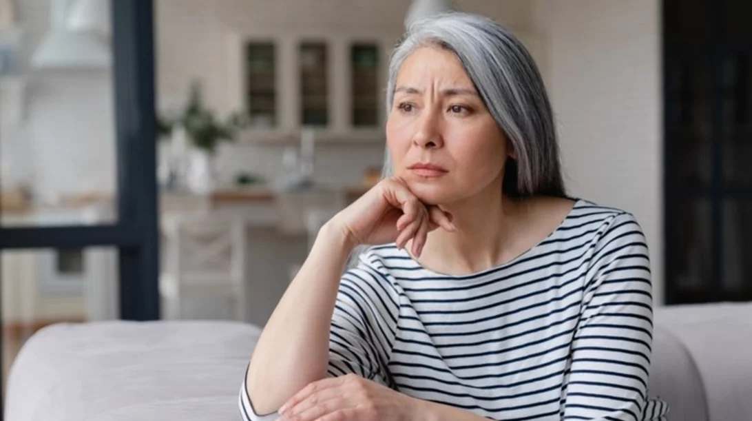 Τα 4 άγνωστα σημάδια που δείχνουν ότι γερνάμε