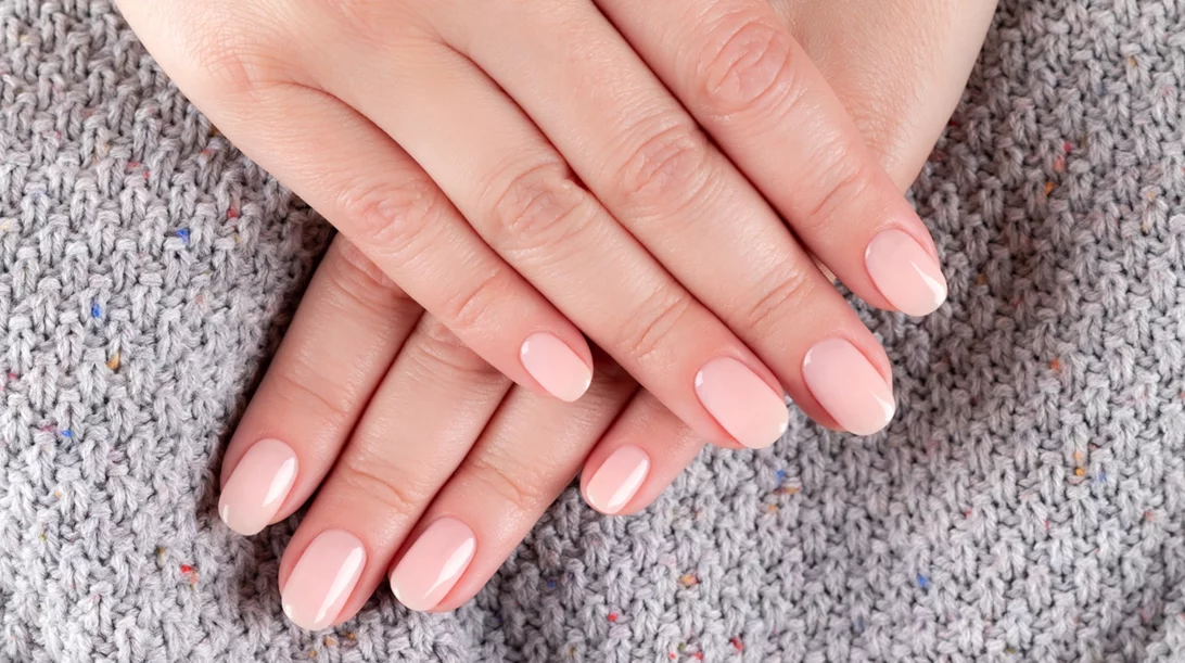 Οι 2 πιο εκλεπτυσμένες αποχρώσεις μανικιούρ της σεζόν - Ποια θα επιλέξεις;