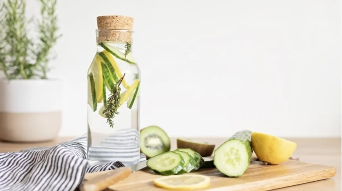 Αποτοξίνωση μετά το Πάσχα: Αυτά είναι τα διατροφικά tips για να καθαρίσεις τον οργανισμό σου