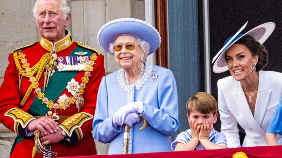 Το χριστουγεννιάτικο έθιμο των royals με τη ζυγαριά πριν και μετά το δείπνο