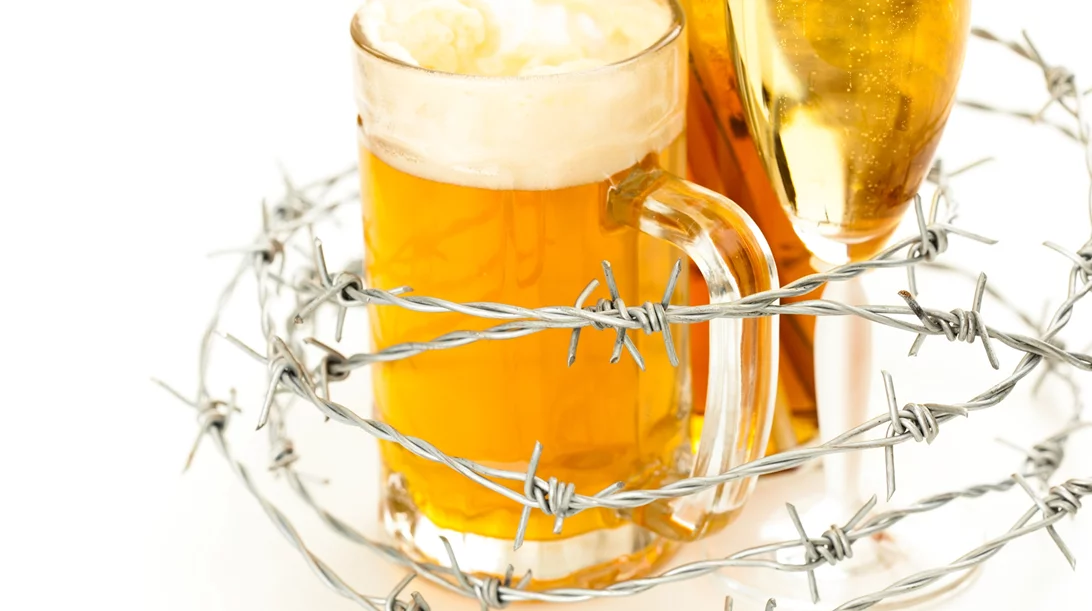Ποτό ή μπίρα: Ποιο είναι το χειρότερο στη ζέστη;