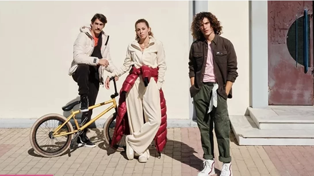 Η νέα FW22 καμπάνια της Superdry θα σε κάνει να αγαπήσεις το athleisure στιλ