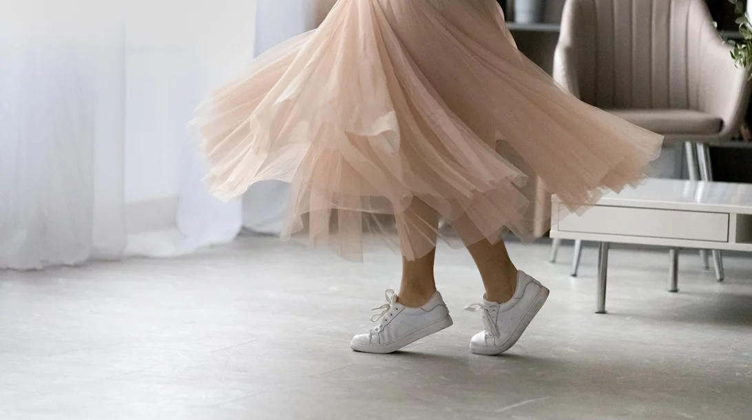 Αναρωτιέσαι ποια παπούτσια ταιριάζουν με τις φούστες σου; | Αυτά τα ζευγάρια προτείνουν οι fashionistas