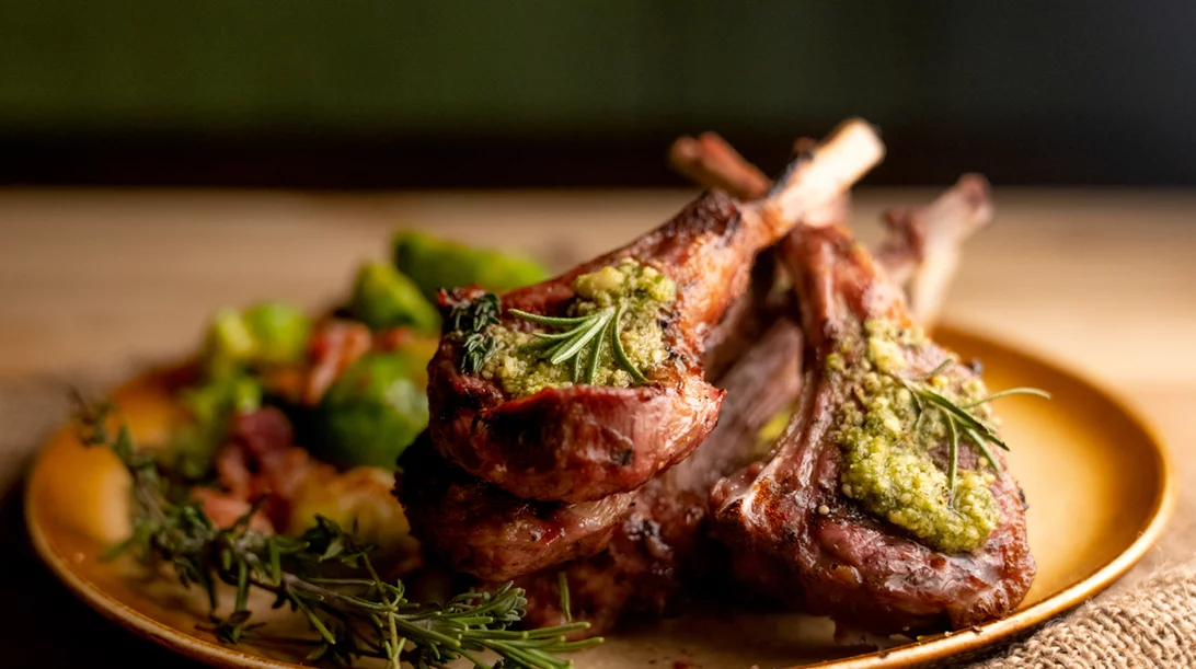 Πώς θα διαλέξεις το σωστό κομμάτι από αρνί ή κατσίκι και πώς θα τα μαγειρέψεις