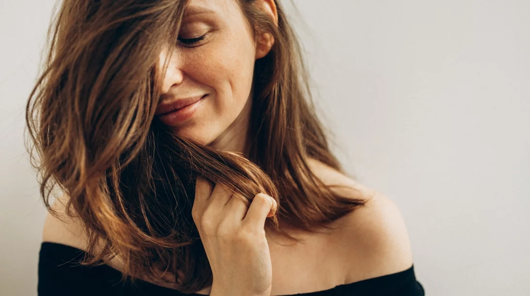 Σε κάνουν να δείχνεις μεγαλύτερη - Αυτά τα 5 λάθη με τα μαλλιά προσθέτουν χρόνια