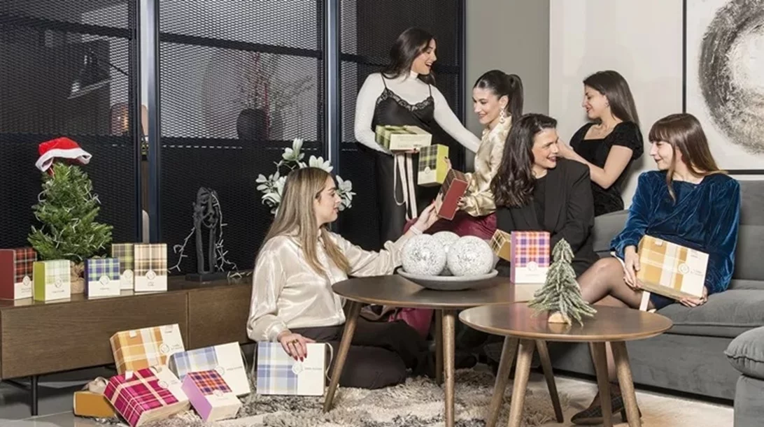 Wear the Joy Of Nature: Το secret Santa των Miss Bloomers όρισαν τα πιο εντυπωσιακά body care gift sets