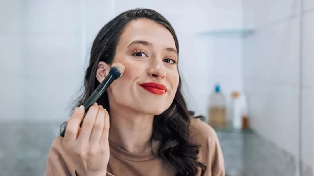 Liquid blush: Γιατί είναι ένα hero beauty προϊόν + 5 επιλογές που θα σε εντυπωσιάσουν