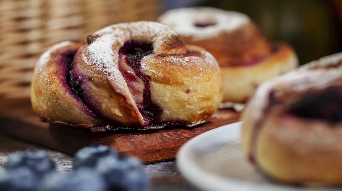 Αυτό το γλυκό με blueberries και τυρί κρέμα είναι ο λόγος να ανάψεις τον φούρνο τον Αύγουστο