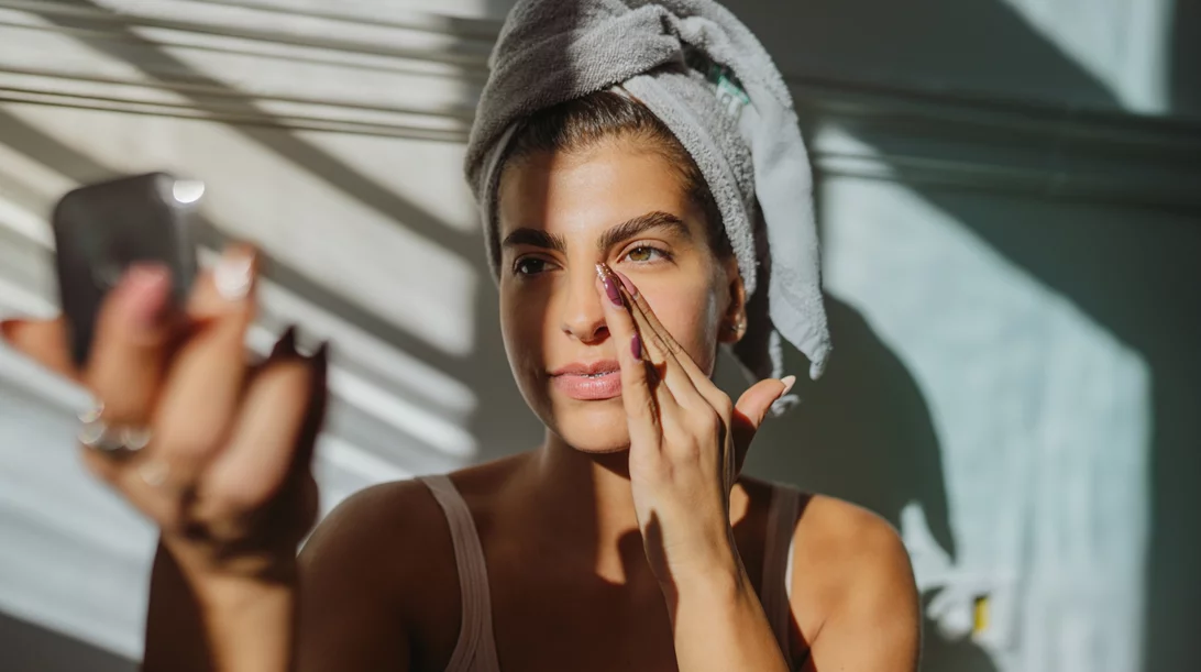 Σπυράκια μέσα στο καλοκαίρι; Πώς θα τα αντιμετωπίσεις φυσικά και άμεσα