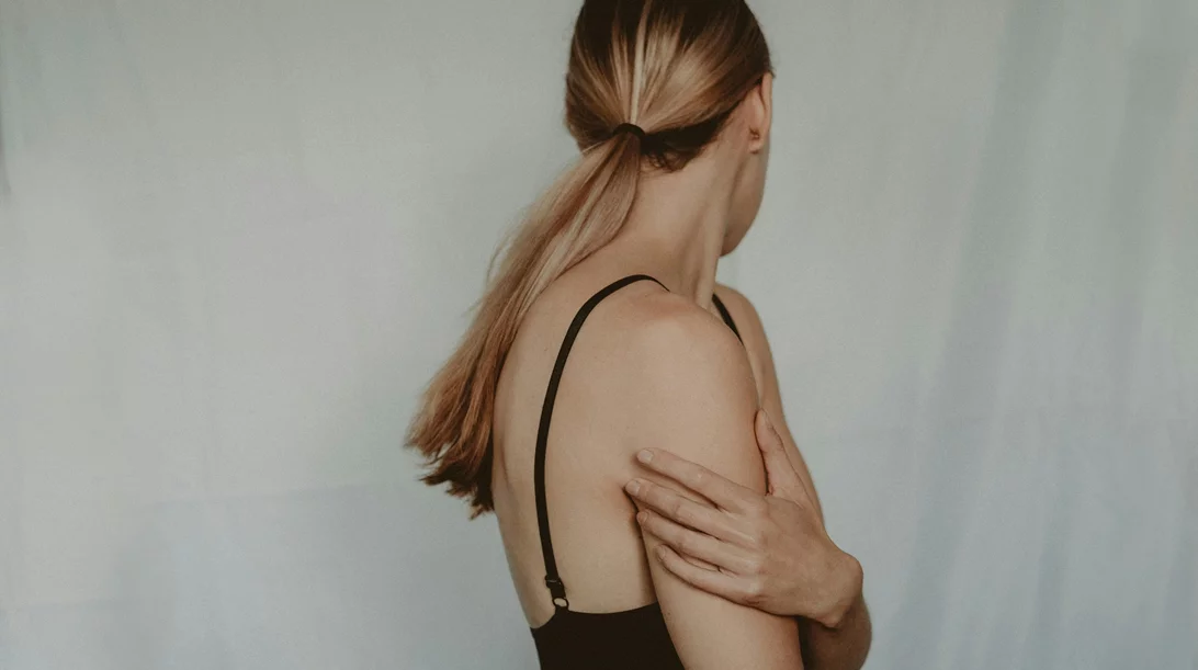 Λεπτά μαλλιά; Αυτή είναι η απόχρωση που χαρίζει εντυπωσιακό όγκο