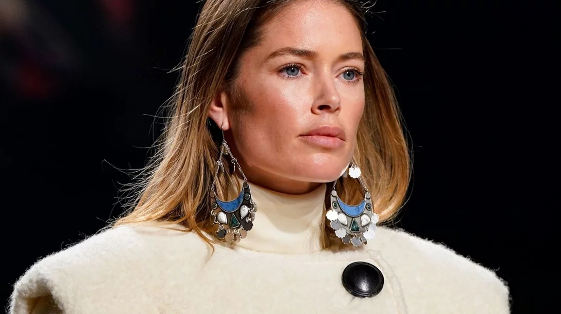 Facelift χωρίς νυστέρι: Η μη επεμβατική μέθοδος για φυσική ανόρθωση του προσώπου