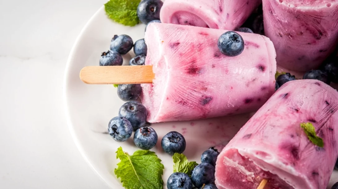 Πέντε δροσιστικά σνακ που μπορείς να φτιάξεις μόνη σου στο σπίτι