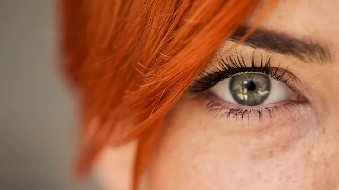 Το έξυπνο κόλπο για να μειώσετε το οίδημα στα μάτια σε 10 μόλις λεπτά