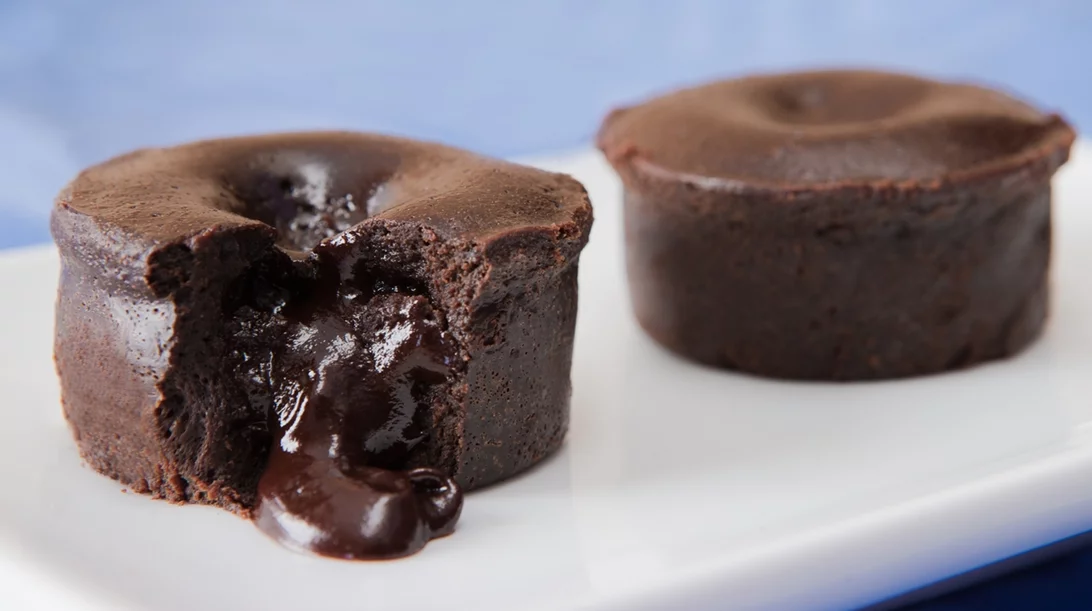 Υγρό κέικ σαν σουφλέ! Η συνταγή που πρέπει να δοκιμάσεις