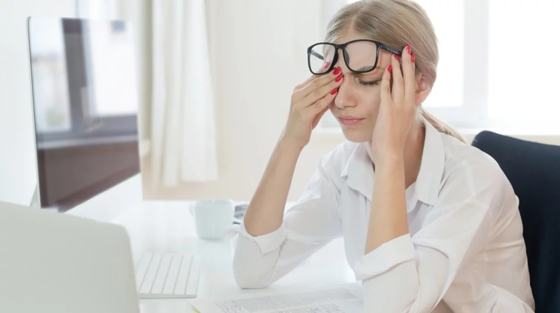 Μάτια και οθόνη υπολογιστή/κινητού: Πώς θα αποφύγουμε τα προβλήματα