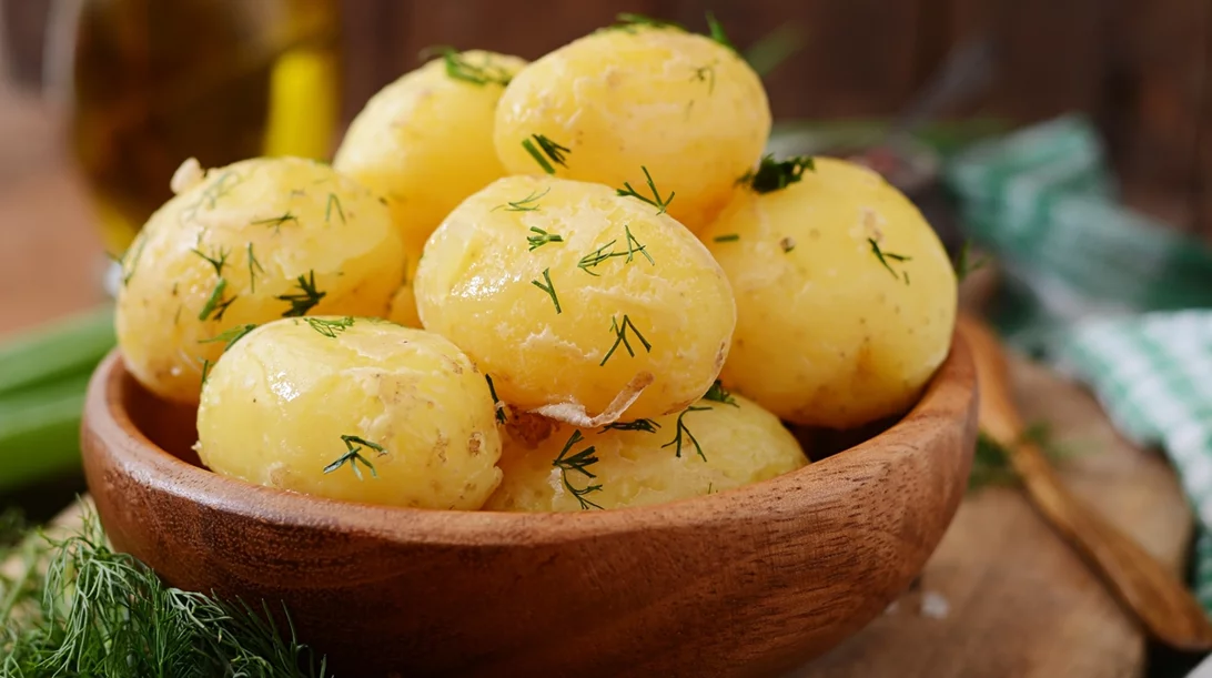 Βραστές, πουρές φούρνου: Ποιες πατάτες σε χορταίνουν περισσότερο;