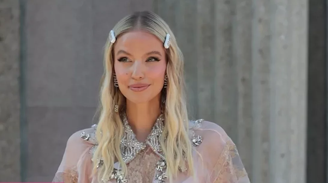 Τα χρώματα σκιών και κραγιόν που κολακεύουν όσο τίποτα άλλο τις ξανθιές γυναίκες