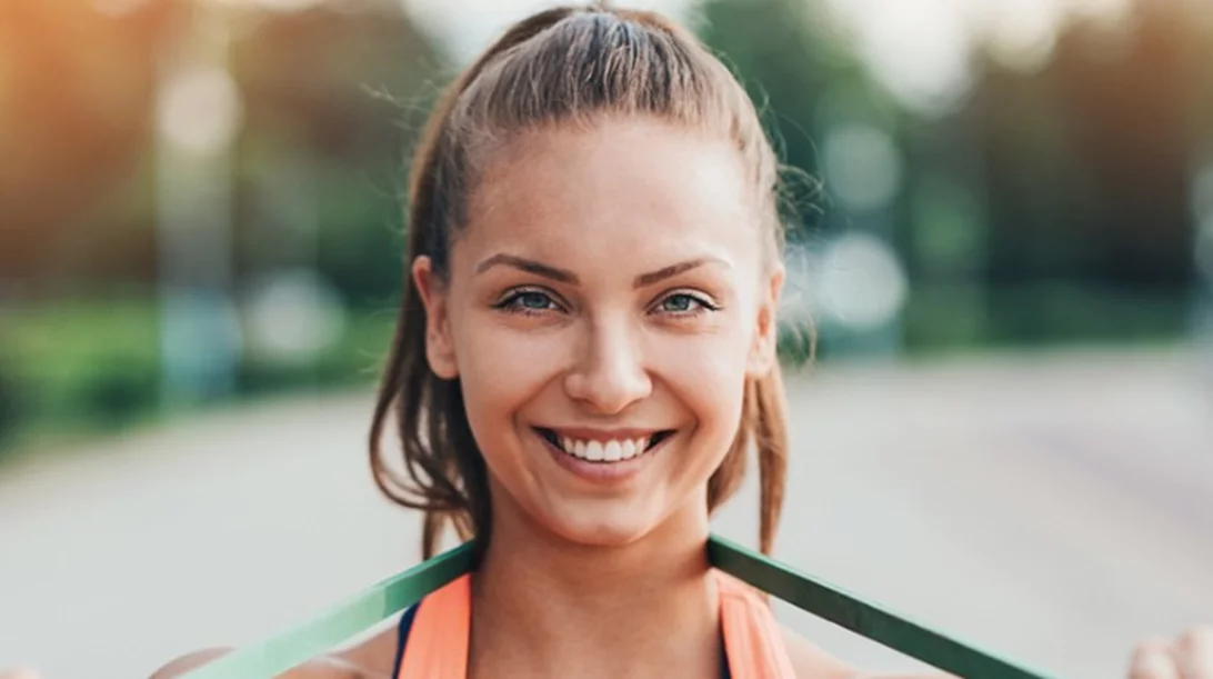 6 ασκήσεις με λάστιχο για όλο το σώμα