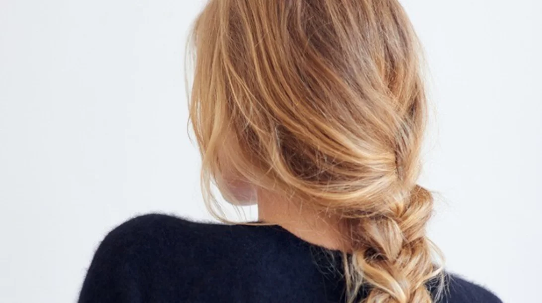 5 σπιτικές μάσκες για λαμπερά μαλλιά (για ξανθές ανταύγειες, για ενυδάτωση, για ευαίσθητα μαλλιά)