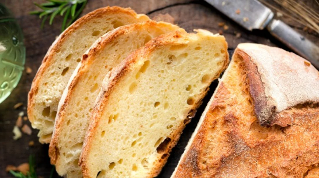 Ποιo είδος ψωμιού αδυνατίζει; Ποιο έχει τις λιγότερες θερμίδες και λιπαρά;