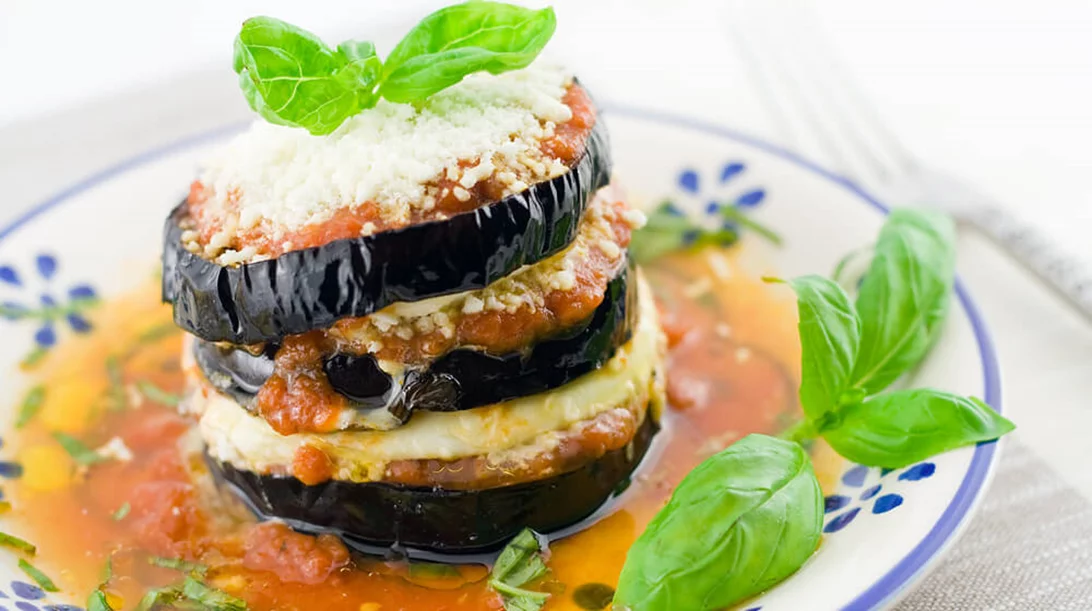 Φανταστικές μελιτζάνες με παρμεζάνα (χωρίς πολλά λιπαρά)