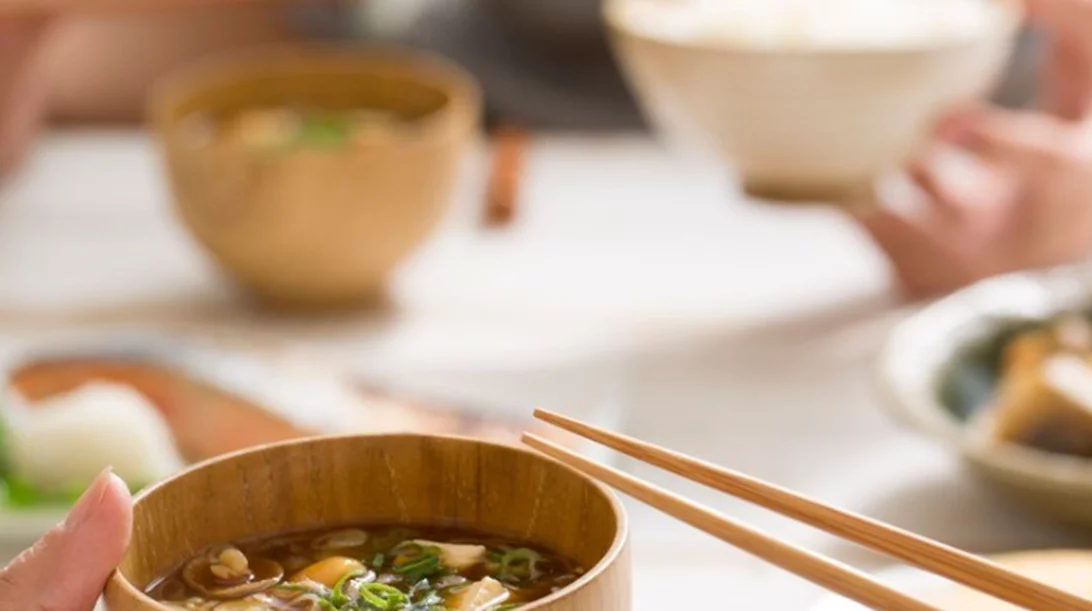 Τι τρώνε οι Γιαπωνέζες και είναι αδύνατες; 3 συμβουλές διατροφής τους