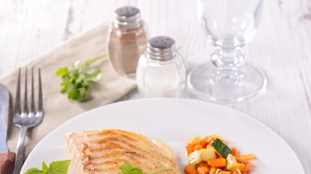 Φιλέτα γλώσσας με μουστάρδα και λαχανικά