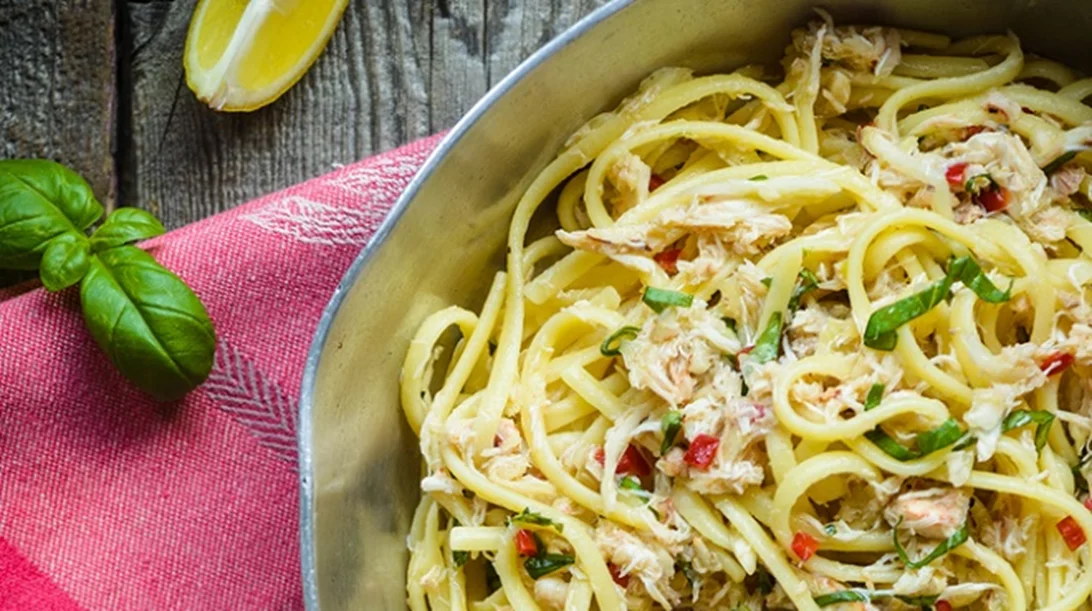 Λιγκουίνι με φασόλια, σπανάκι και ντομάτα