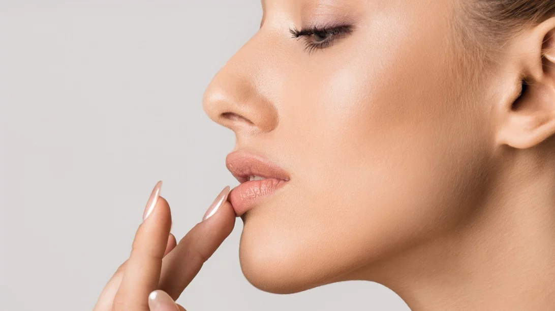 Φτιάξε μόνη σου τα πιο εύκολα lip scrubs για εξαιρετικά μεταξένια χείλη