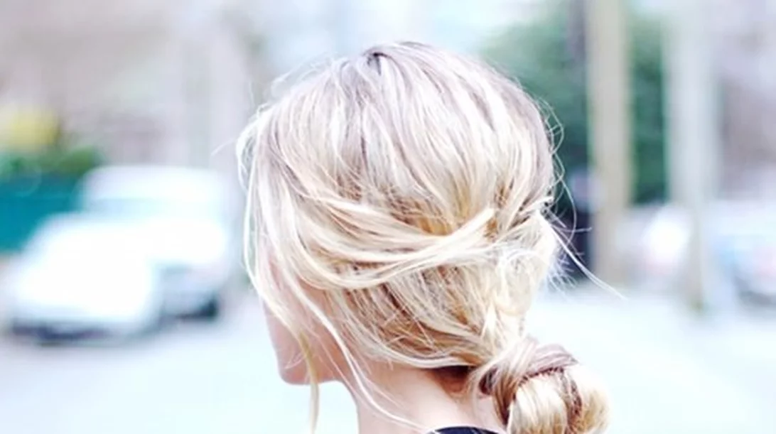 6 φανταστικά χτενίσματα σε λιγότερο από 5 λεπτά (χωρίς λούσιμο!)