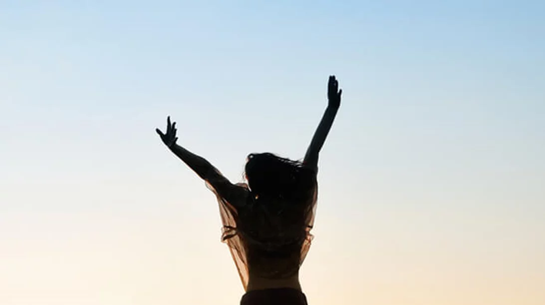 Πώς θα έχω θετική ενέργεια; Τα 6 βήματα που -αν ακολουθήσεις όντως- υπόσχονται επιτυχία