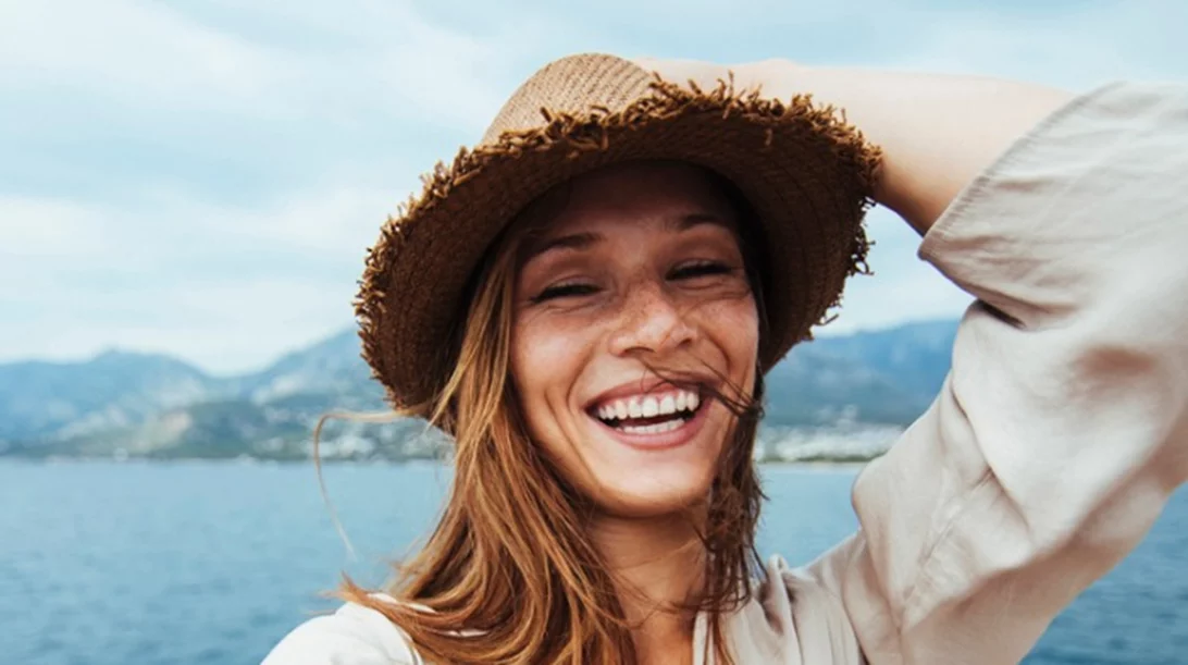 Πώς θα βγάλεις την τέλεια selfie; Οι συμβουλές της beauty expert