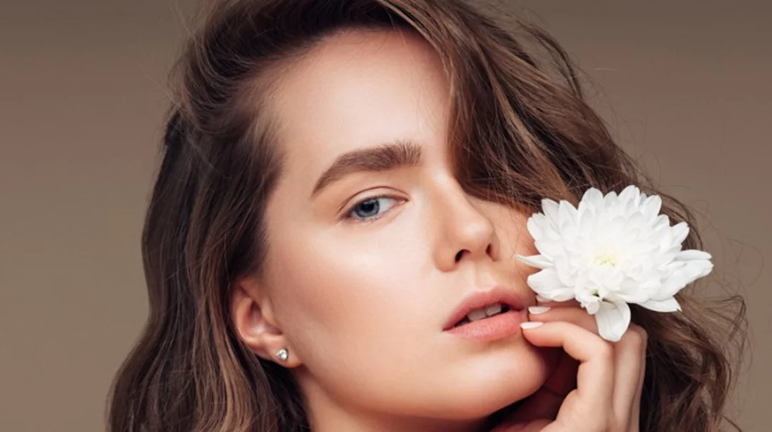 5 μυστικά για τέλεια επιδερμίδα από την αισθητικό των celebrities