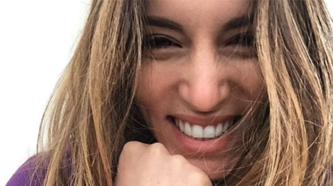 3 ασκήσεις με foam roller από την Αθηνά Οικονομάκου (για δυνατό κορμό και γλουτούς)