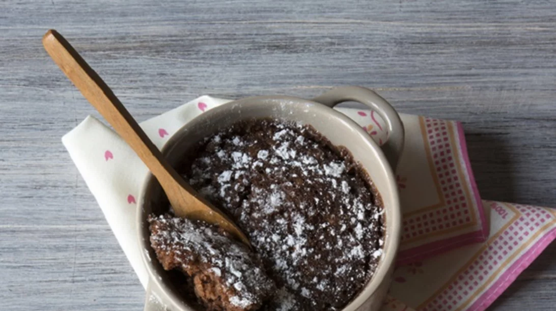 Κις λορέν και brownies σε φλιτζάνι; Γρήγορες συνταγές με ελάχιστες θερμίδες